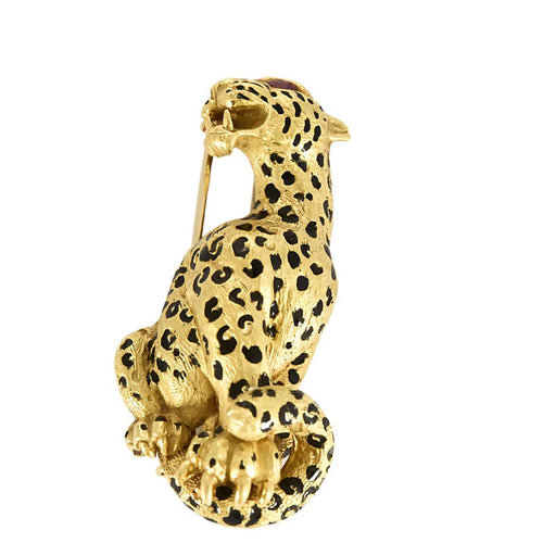 Broche Gay Frères- Elégante broche panthère en or jaune, émail et rubis 58 Facettes SQU3595X2