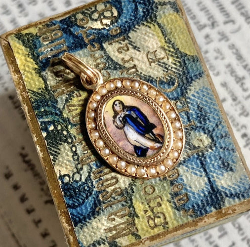 Pendentif Pendentif Vierge Marie ancien émaillé en or jaune 18K avec perles 58 Facettes