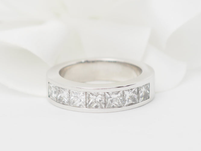 Bague 53 Alliance en or blanc et diamants 1,50ct taille princesse 58 Facettes 33243