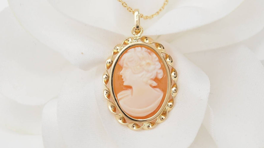 Pendentif Pendentif en or jaune et camée 58 Facettes 32919