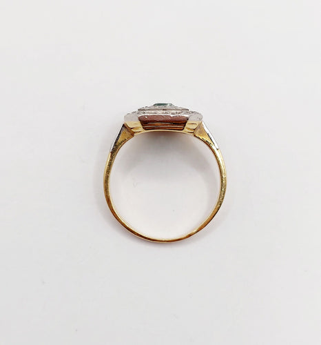 Ring Art Deco i 18k guld och Platina, smaragd och rosenstensslipade diamanter 