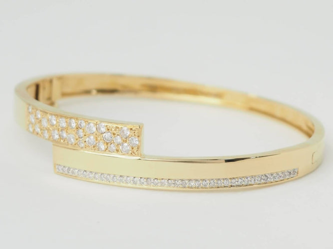 Bracelet Bracelet Jonc plat ouvrant or jaune et diamants 58 Facettes 33362