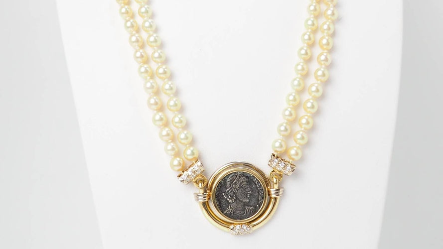 Collier Collier pièce de constance II, perle de culture et diamants en or jaune 58 Facettes 33012