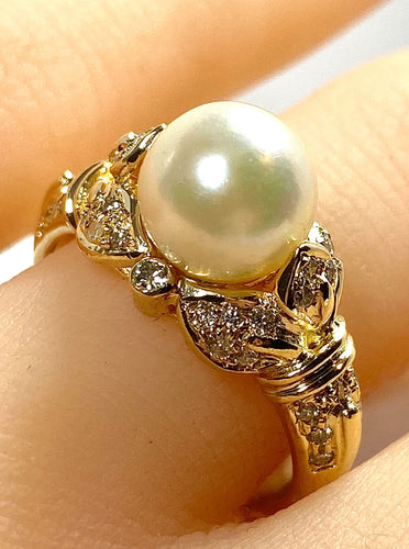 Bague 52 Bague en or jaune 18 carats, perle et 38 diamants 58 Facettes AB448