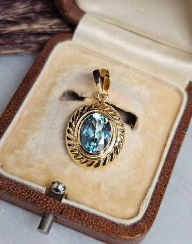 Pendentif Pendentif or jaune Topaze 58 Facettes 530