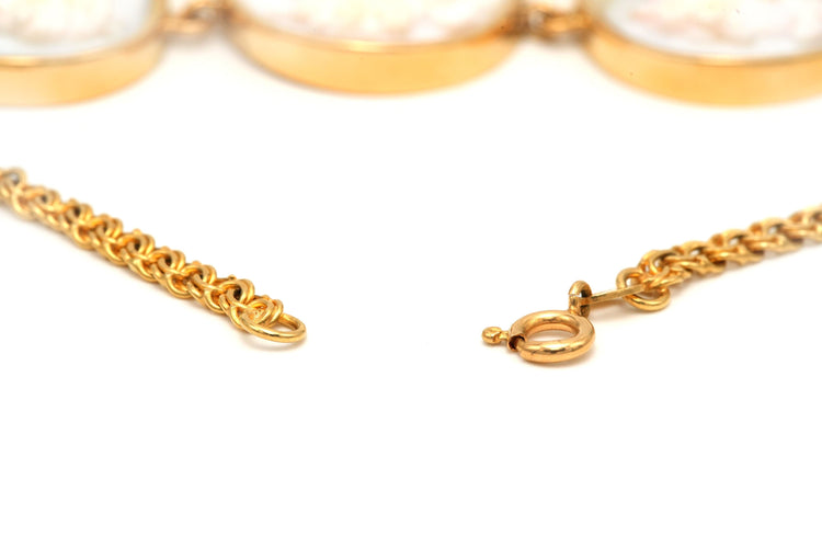 Collier Collier Napoléon III en or jaune et camée coquillage 58 Facettes 21527-2