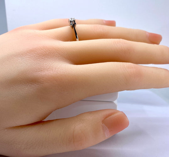 戒指 单钻戒 白金和钻石