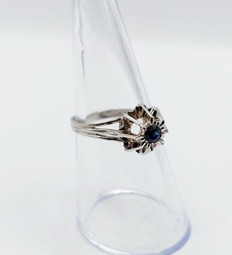 Bague 52 Bague solitaire Art Déco or blanc, saphir naturel (circa 1980) 58 Facettes A04451