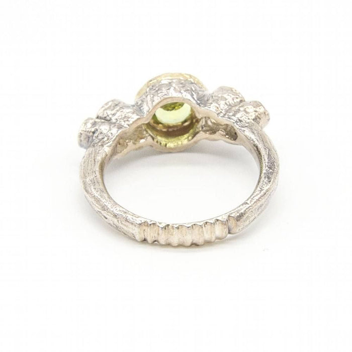 Ring aus Gelbgold, Silber und Diamanten