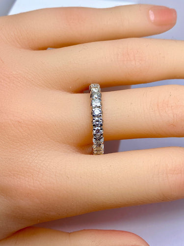 Bague 62 Alliance en or blanc 18 carats ornée de 25 diamants 2,40 carat environ 58 Facettes AB522