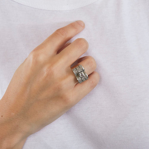 Bague 51 Bague Tank or gris et jaune avec diamants 58 Facettes GU59