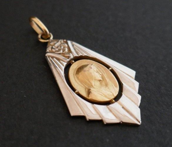 2 kultamitalia Art Deco