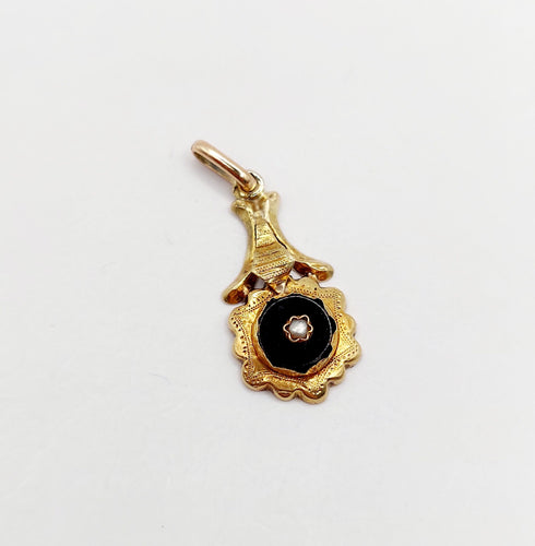 Pendentif Pendentif victorien fleur or jaune 18k onyx et perle (circa 1900) 58 Facettes A06038