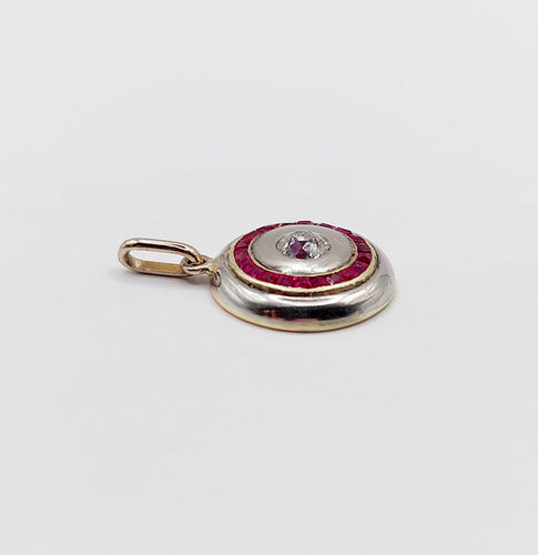 Pendentif Pendentif cible art deco or jaune 18k diamant taille ancienne et rubis (circa 1920) 58 Facettes A05894