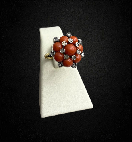 Bague Bague de style baroque, corail et diamants 58 Facettes