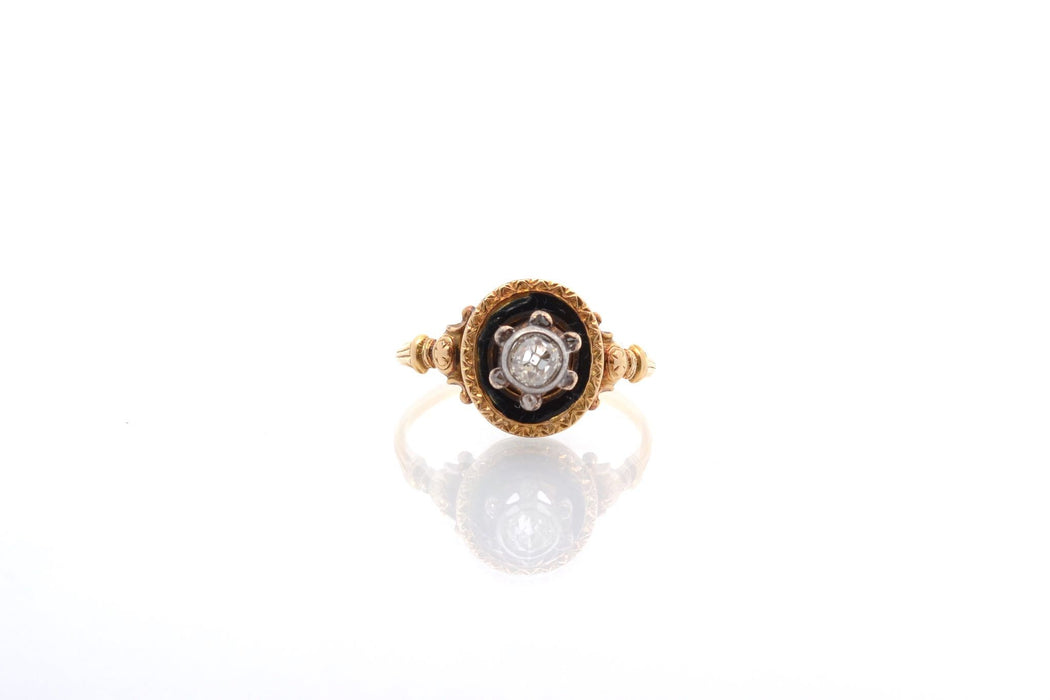Oude diamanten ring uit 1900 in goud en email