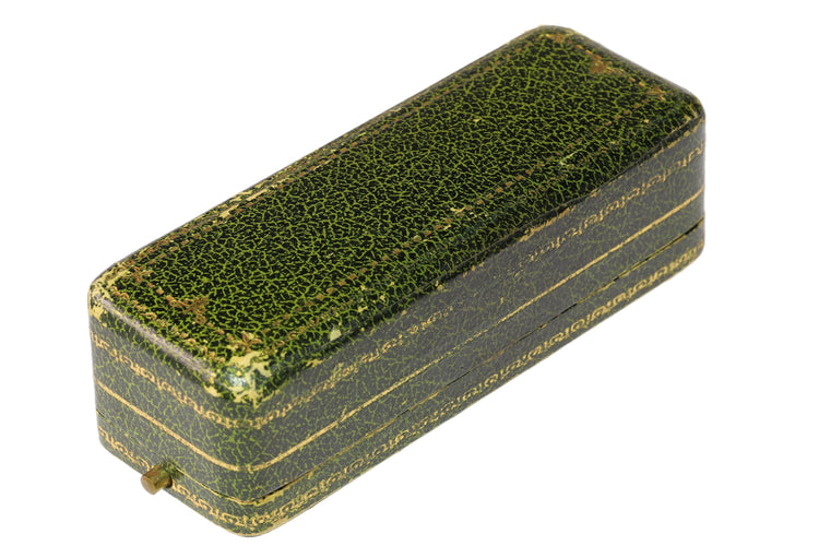 Broche Majesté Art Déco : Le Stickpin Tête de Faucon 58 Facettes 24037-0156