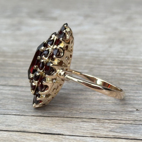 Bague 59 Bague marquise en or rose, grenats 58 Facettes 281