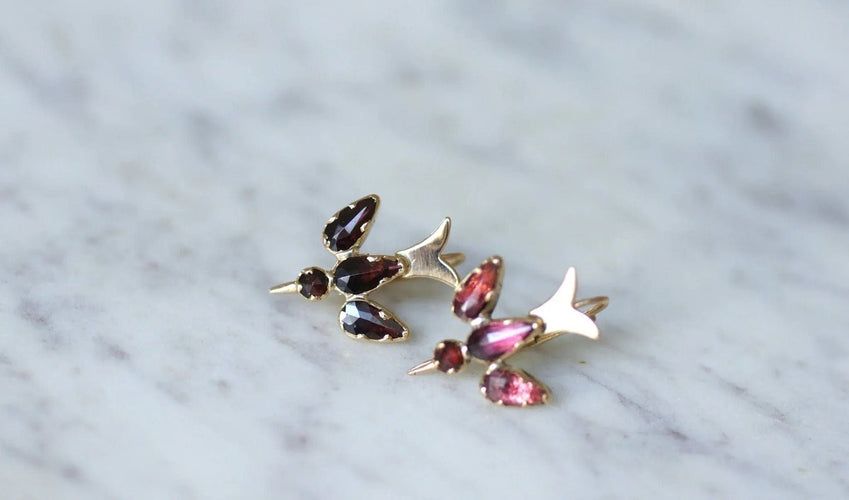 Boucles d'oreilles Dormeuses colombes grenats de Perpignan 58 Facettes