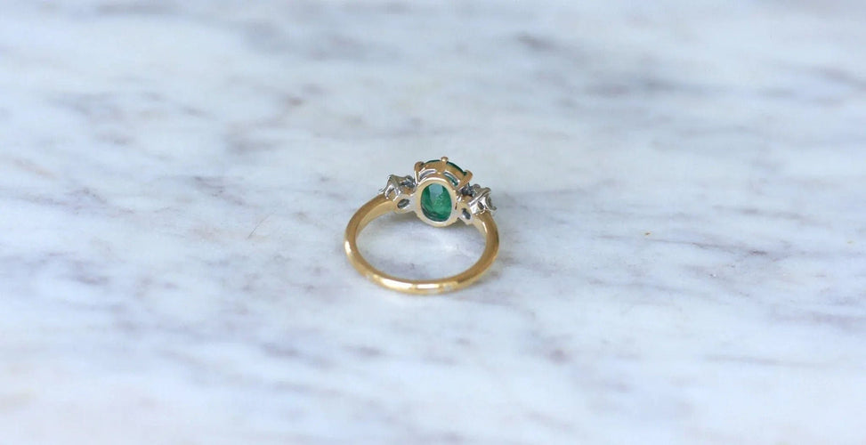 Bague 54.5 Bague Trilogie Emeraude 2.20 Cts et Diamants 58 Facettes