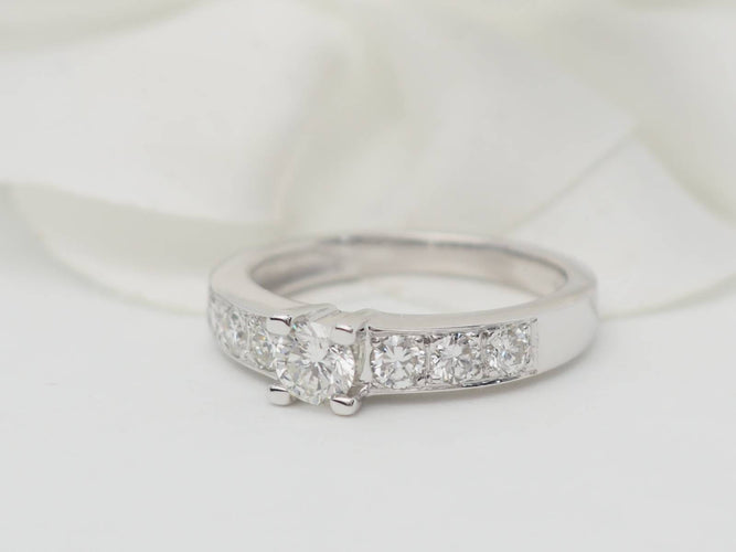 Bague 51 Bague solitaire en or blanc et diamant de 0,28 ct 58 Facettes F4581