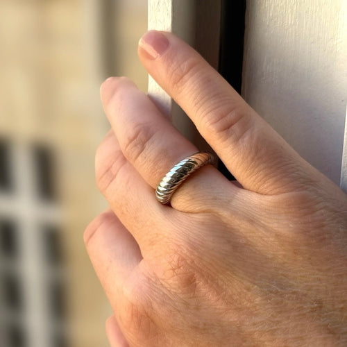 Bague 53 Anneau torsadé Boucheron 58 Facettes REF2554CF-322