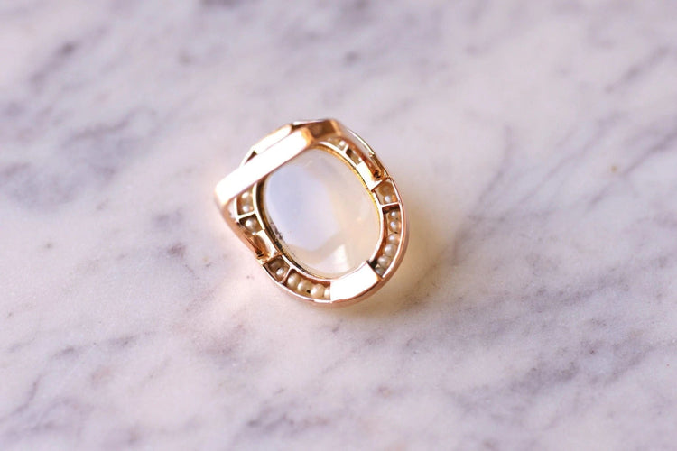 Bague 56 Bague ancienne or rose calcédoine bleu gris adularescente et perles 58 Facettes