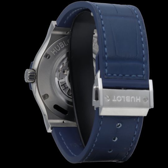 Hublot Classic Fusion Titanblaue Uhr