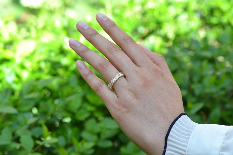 Bague 53 Alliance diamants navettes en or 18k 58 Facettes 26756dv