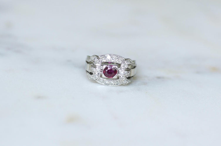Bague Art Déco en Platine, Rubis et Diamants 58 Facettes