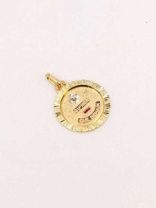 AUGIS - Round love medal with striated yellow gold diamond ruby