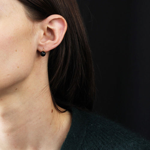 Boucles d'oreilles Dormeuses anciennes or verre noir facetté 58 Facettes CVBO23