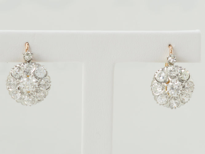 Boucles d'oreilles Boucles d'oreilles dormeuses en or jaune et diamants 58 Facettes 33424