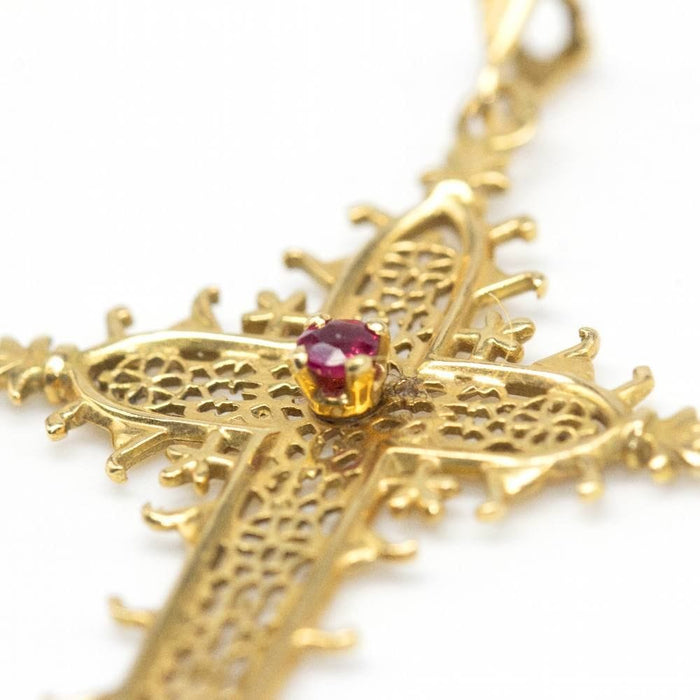 Boucles d'oreilles Pendentif croix en or jaune avec rubis 58 Facettes D362749JC