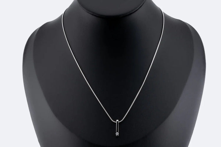 Collier Oro Bianco Collier avec pendentif en or blanc 58 Facettes COL278