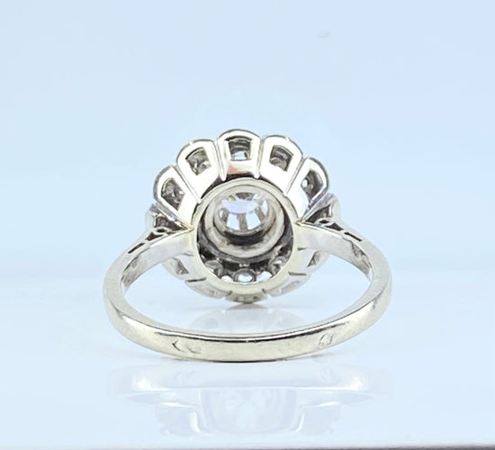 Bague 54 Bague marguerite en or blanc, platine et diamants 58 Facettes AB625