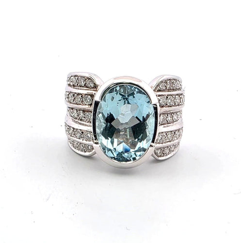 Bague 55 Bague en or blanc 18kt avec aigue-marine ovale 6.80ct et diamants 1.00ct 58 Facettes