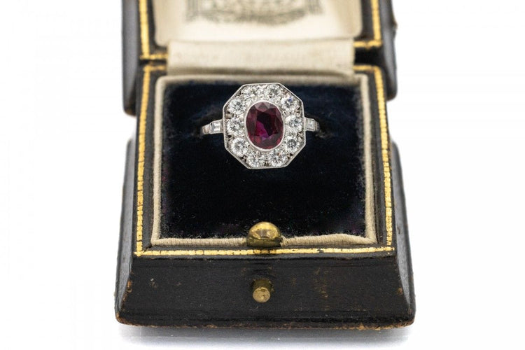 Bague 50 Bague ancienne en or blanc, rubis et diamants, Royaume-Uni 58 Facettes 9834