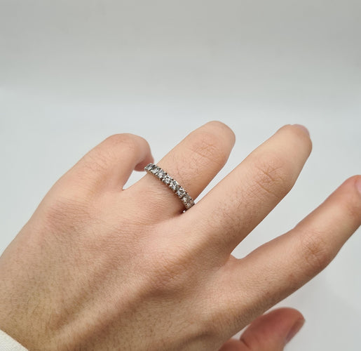 Bague 55.5 Demi-alliance or blanc 18 carats sertie de diamants 58 Facettes