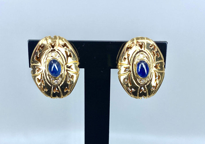 Boucles d'oreilles Paire de boucles d’oreilles en or jaune 18 carat, saphir cabochon et diamants 58 Facettes AB231