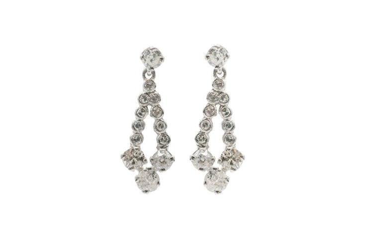 Boucles d'oreilles Boucles d'oreilles en or blanc avec diamants taille brillant ancienne de 1,22 carat, France, vers 1940. 58 Facettes 11389