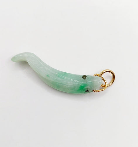 Pendentif Pendentif vintage or jaune 18k poisson gravé en jade 58 Facettes A06169