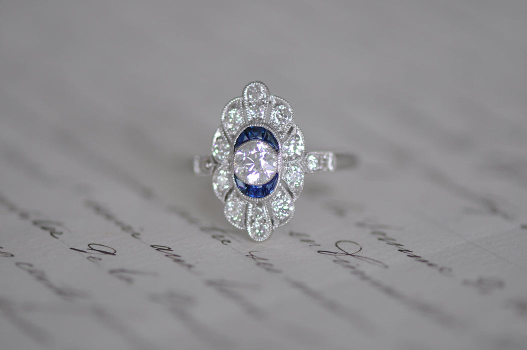 anello con zaffiro blu