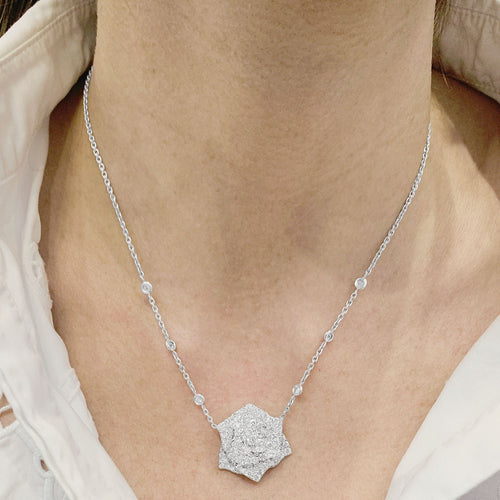 Collier Collier Piaget "Rose" or blanc, diamants. 58 Facettes 34509