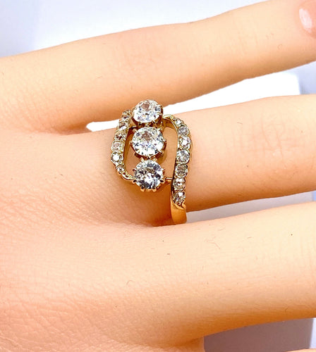 Bague 49 Bague en or jaune 18 carats et diamants vers 1900 58 Facettes AB497