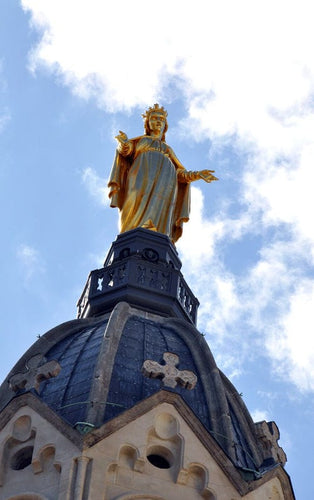 Pendentif Médaille pendentif biface XIXe N.D. de Fourvière en or jaune 18k 58 Facettes