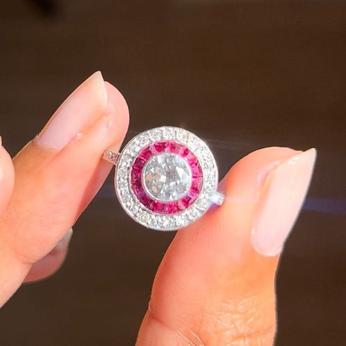 Bague 51 Bague Cible Art déco en platine, diamants et rubis 58 Facettes