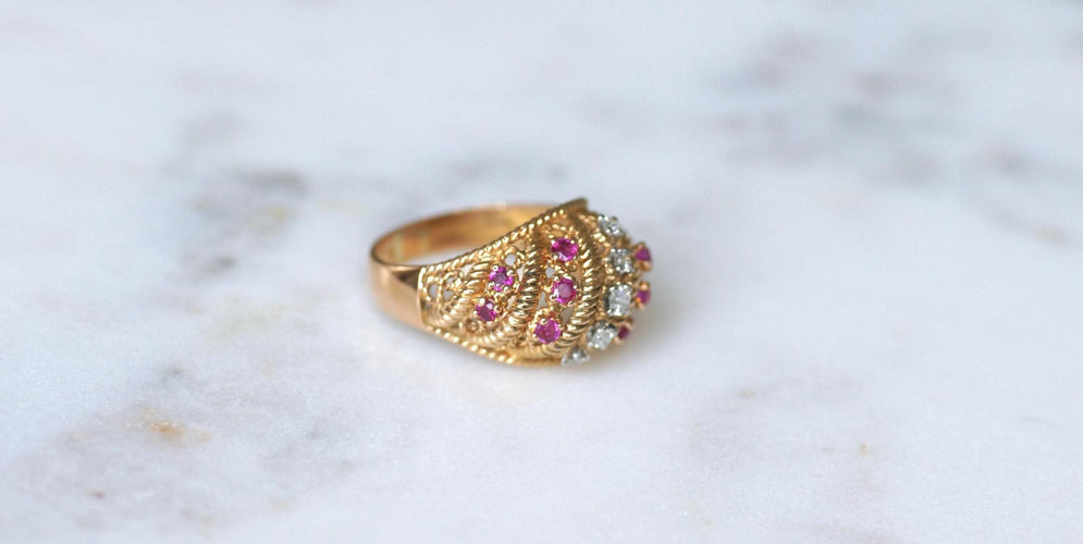 Bague 56.5 Bague Boule torsade or jaune, diamants et rubis 58 Facettes