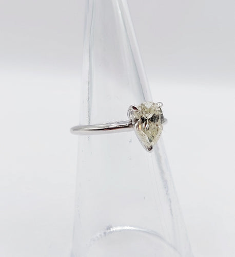 Bague 48.5 Bague solitaire or blanc et diamant Fancy Light Yellow, certificat AIG 58 Facettes A05697