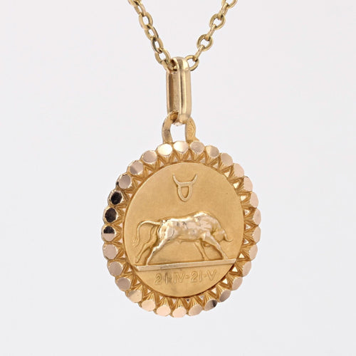 Pendentif Médaille or rose signe taureau 58 Facettes CVP119